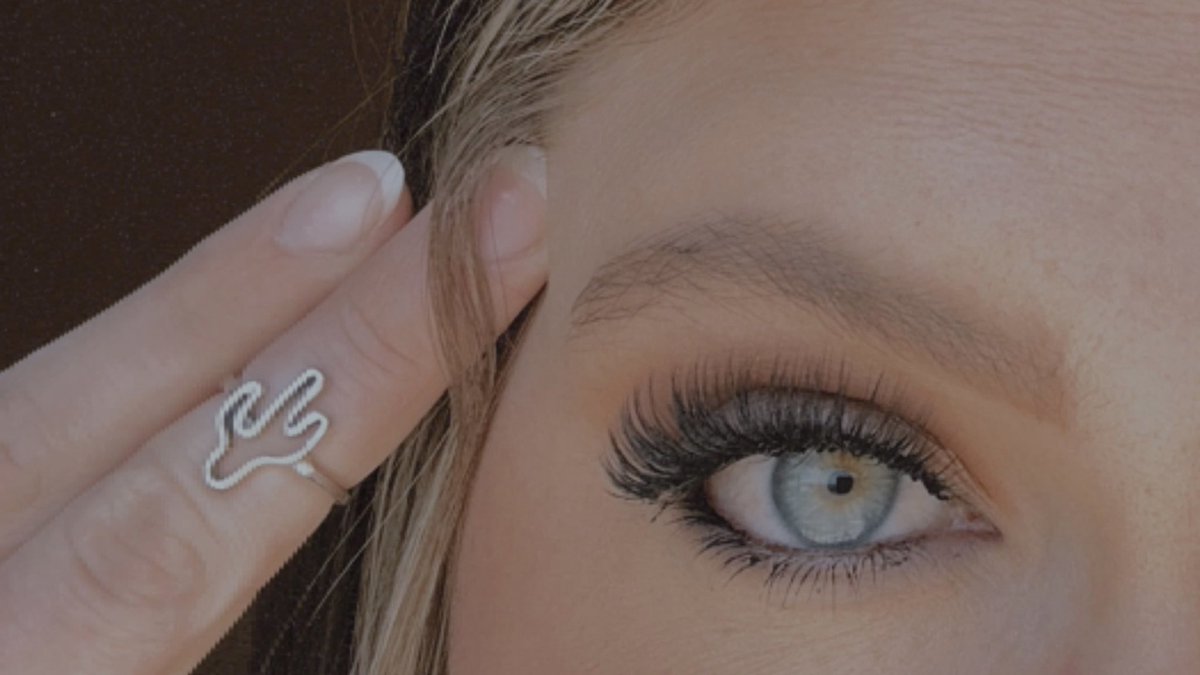 LariatLashes's tweet photo. THE EYES ARE THE NIPPLE OF THE FACE 👀

Our #1 best selling adhesive lash, STORM ⚡️

With proper care, these lashes will wear for 25+ uses!

Lariat Lashes is the official Lash Sponsor of Miss Rodeo America and this is the exact lash style she wears! 👑

https://t.co/rA21YndA7g https://t.co/nUGBSGMYBB