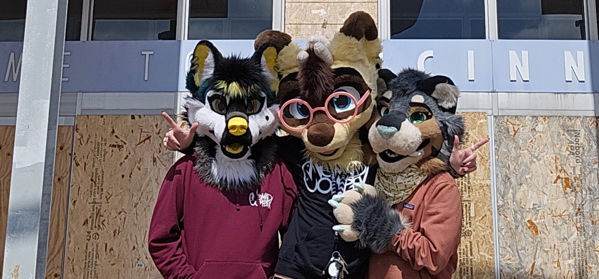 back at the cincinnati mall &lt;3
<a href="/ken_bean/">Ken_Bean</a> <a href="/DushkaTheWolf/">🐺Dushka🐺</a>