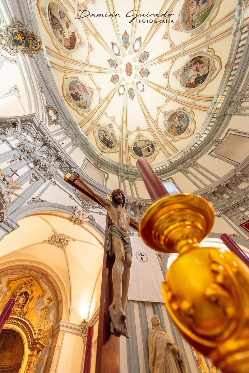 Con el corazón roto anunciamos la cancelación de la procesión de nuestra querida Asociación del Smo. Cristo de la Salud en la que poníamos nuestra música a su titular. 

Aprovechando nuestra presencia, ofrecemos un pequeño concierto en el Conjunto Monumental San Juan de Dios.