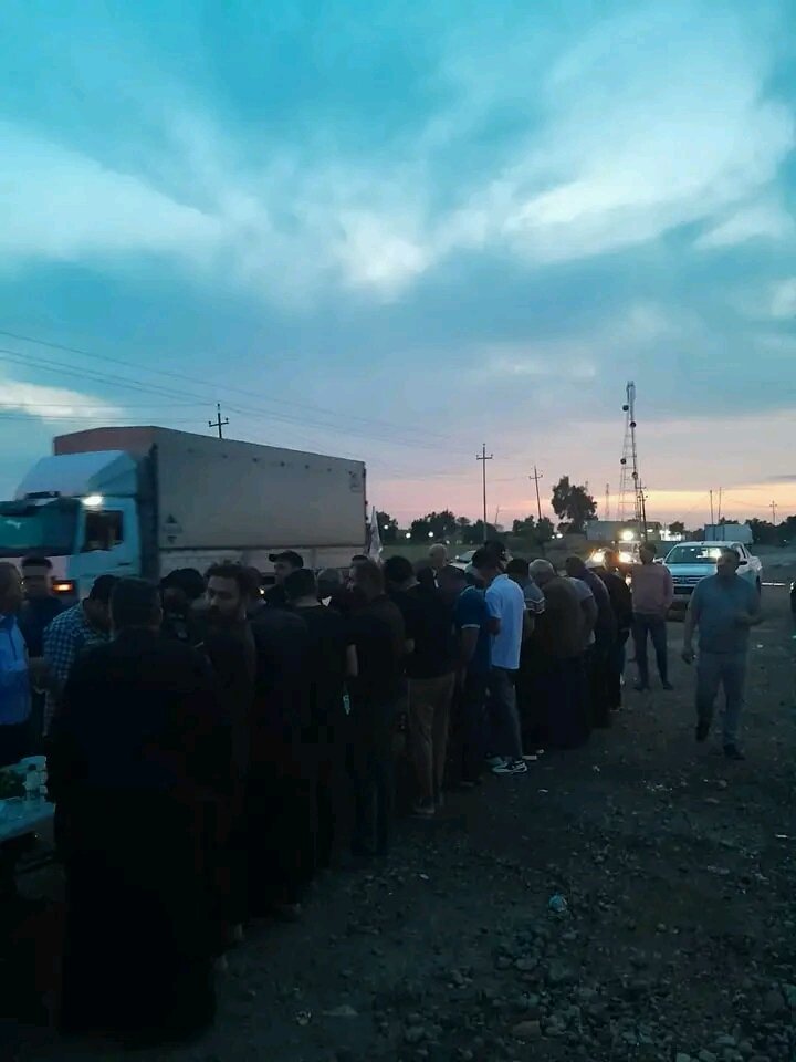 مأدبة إفطار للمسافرين على طريق  كوت عمارة  بثواب السيد الشهيد الصدر (قدس).