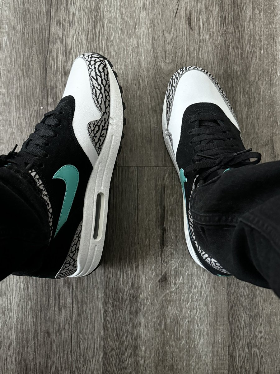Happy airmax day! These have been on my grail list for the longest time and finally got my pair. Love em! <a href="/Nike/">Nike</a> #snkrskickcheck #snkrs #snkrsliveheatingup #airmaxday #Nike