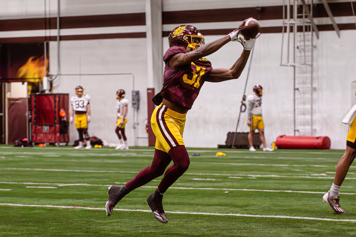 🏈 Practice No. 4⃣ in the books for @cmu_football! 📰 bit.ly/43D5u9w #FireUpChips 🔥⬆️🏈