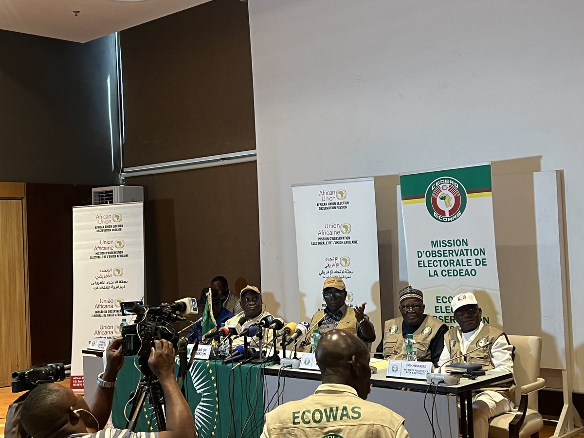 The @econec_resao PSLM team took part in the joint @AUC_PAPS @ecowas_cedeao primarily declarations on the @24March2024 senegalese presidential election. L’équipe du @econec_resao PSLM a pris part à la déclaration conjointe de l’UA et de la CEDEAO pour l’ Election présidentielle.