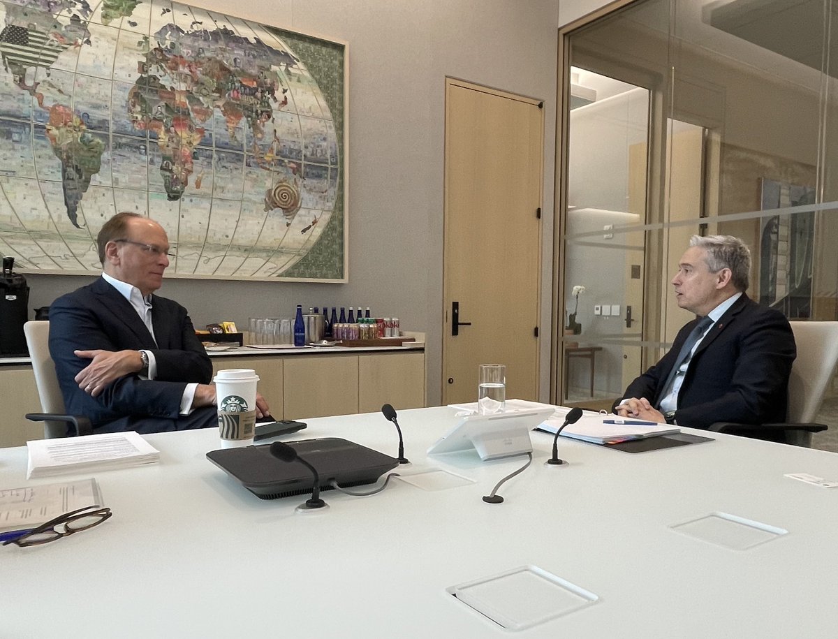 #TeamCanadaUSA

Supply chains resiliency, near-shoring opportunities, AI, and decarbonization:  those are some of the key topics I discussed with Larry Fink of @BlackRock today in New York.  

Thanks again, Larry, for a great conversation.  Your insights are always invaluable.