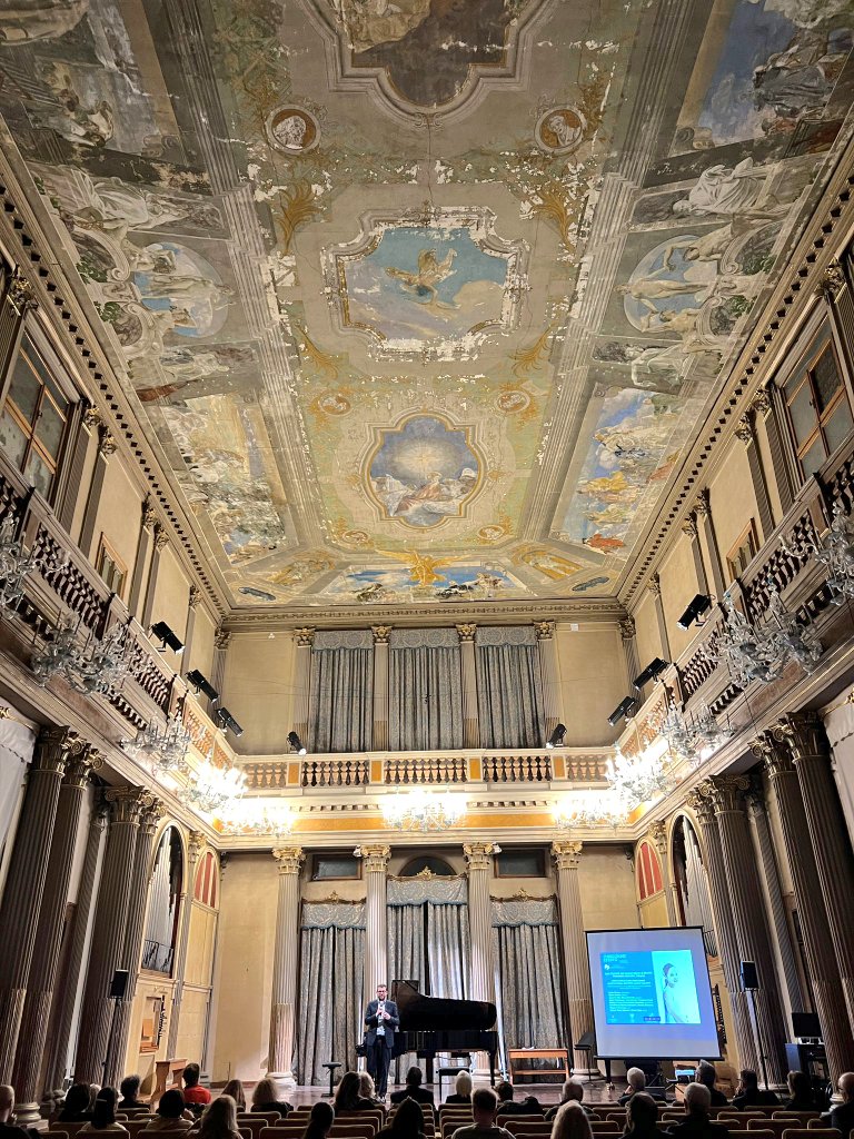 La visita poco prima del concerto di stasera al @ConservatorioVe promosso da Fondazione Efesto, realtà che punta all'inclusione sociale attraverso la #cultura.