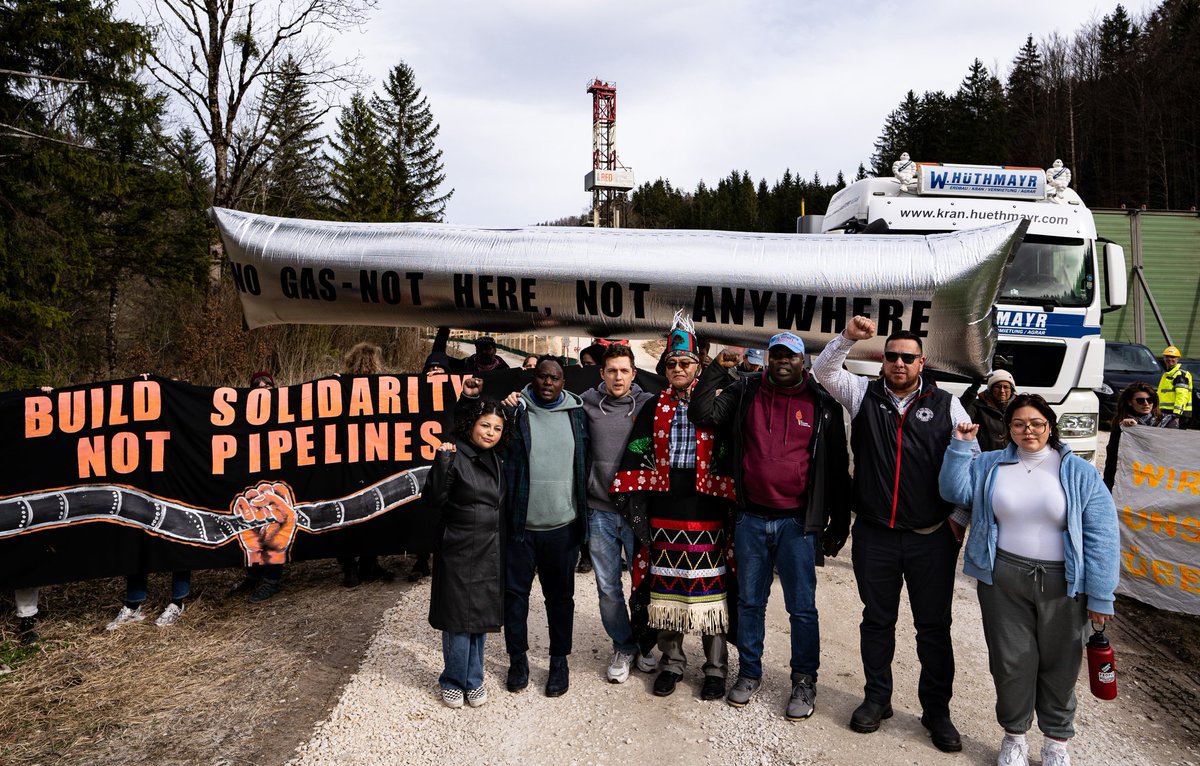 We‘re visiting #Molln with local and international activists. The Australian company ADX is drilling for gas here, which the OMV discovered decades ago. We say: keep it in the ground - energy democracy now! 1/ #BlockGas