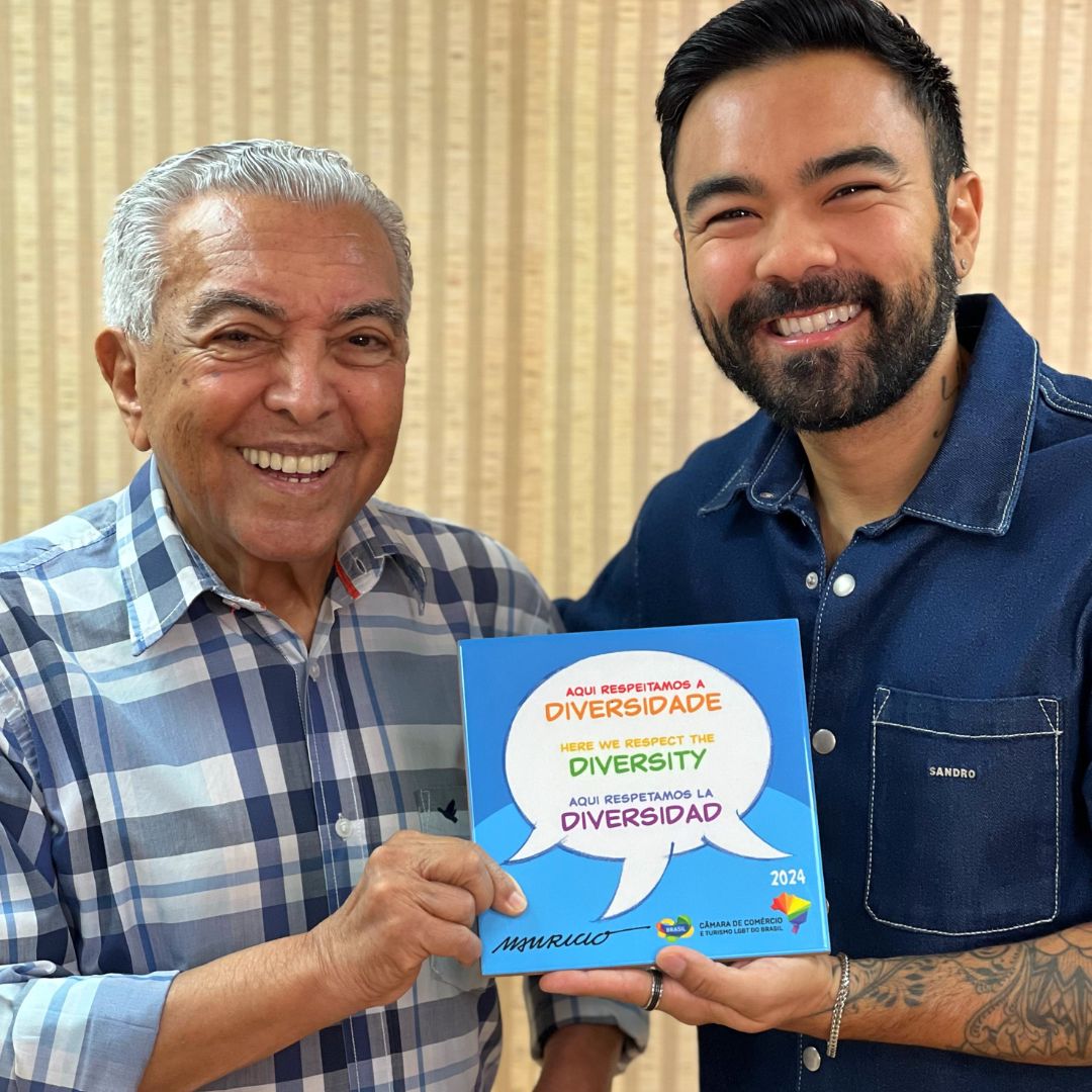 Mauricio de Sousa, é o primeiro artista não pertencente à comunidade LGBTI+ a criar o azulejo da Câmara LGBT.
Sua ilustração para o Azulejo 2024 marca um momento histórico na campanha, que visa promover a inclusão no setor empresarial #Diversidade #CâmaraLGBT #MauriciodeSousa