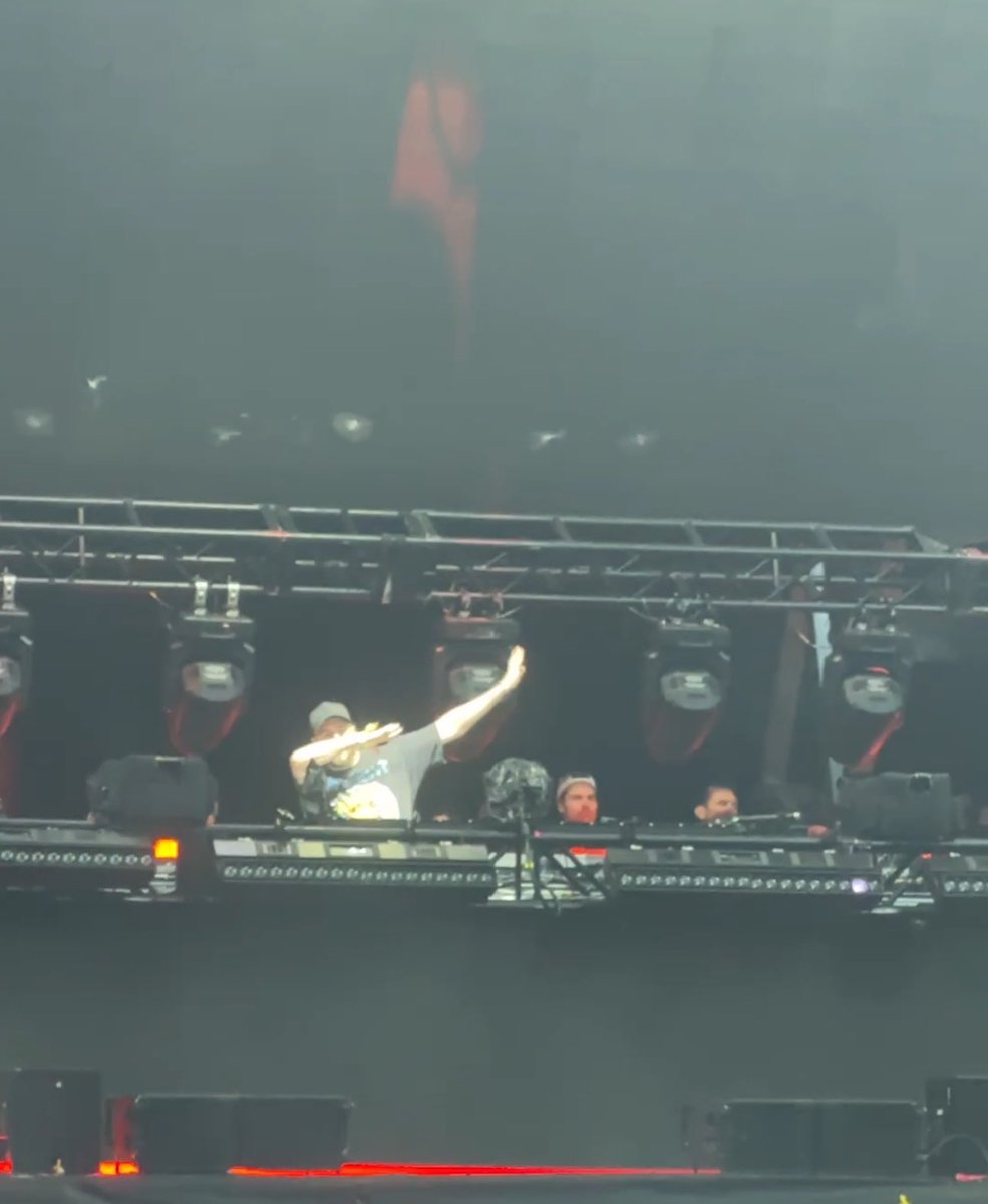 @woolimusic hit the dab on us at ultra 🤣