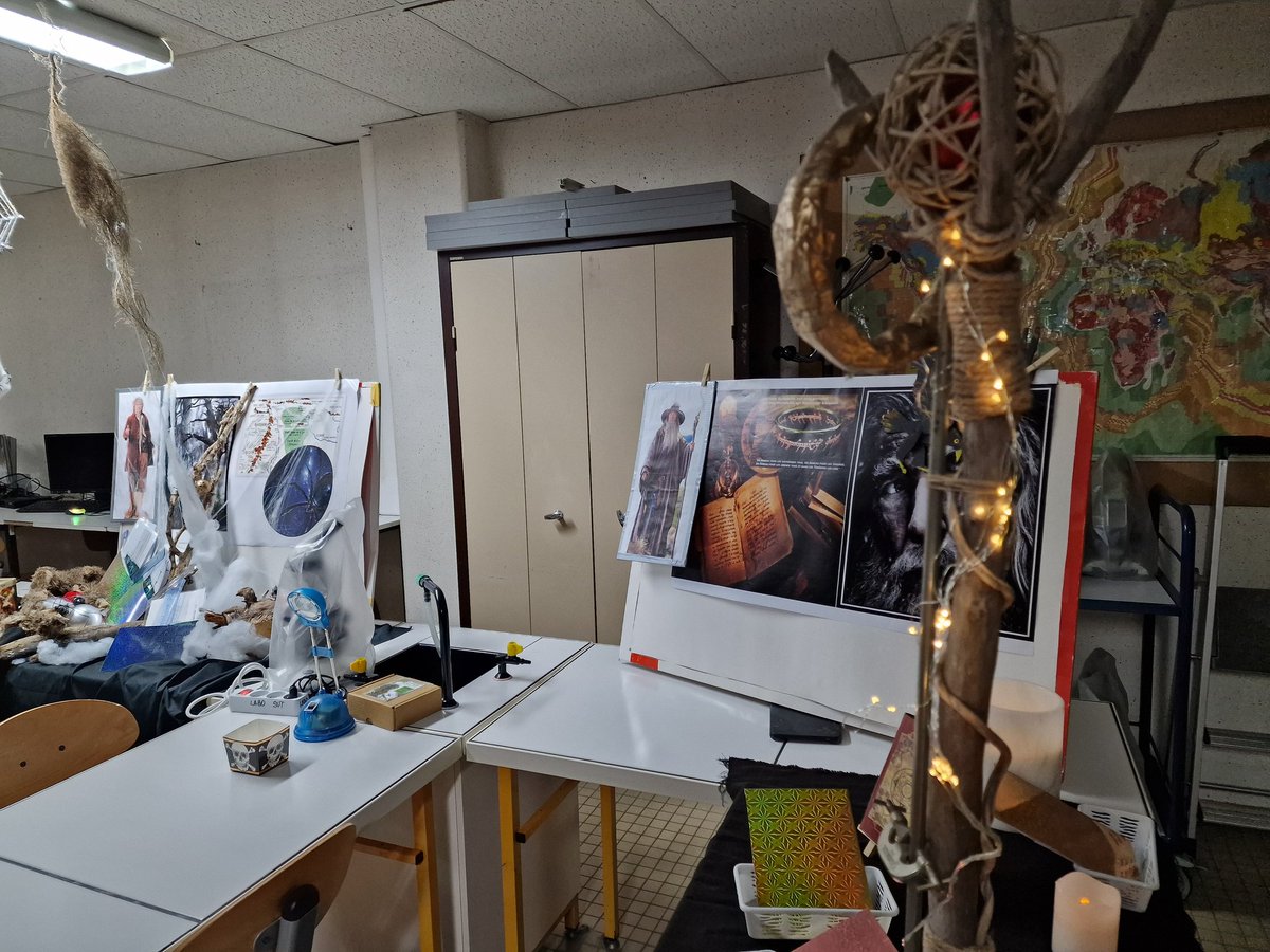 Présentation à Mme la Rectrice <a href="/BndicteRobert/">Bénédicte Robert</a> et à M. le Directeur académique <a href="/DSDEN17/">DASEN17</a>  d'une pratique pédagogique innovante à travers un escape game. <a href="/acpoitiers/">Académie de Poitiers</a> <a href="/cielpi/">Catherine Lepesant</a>