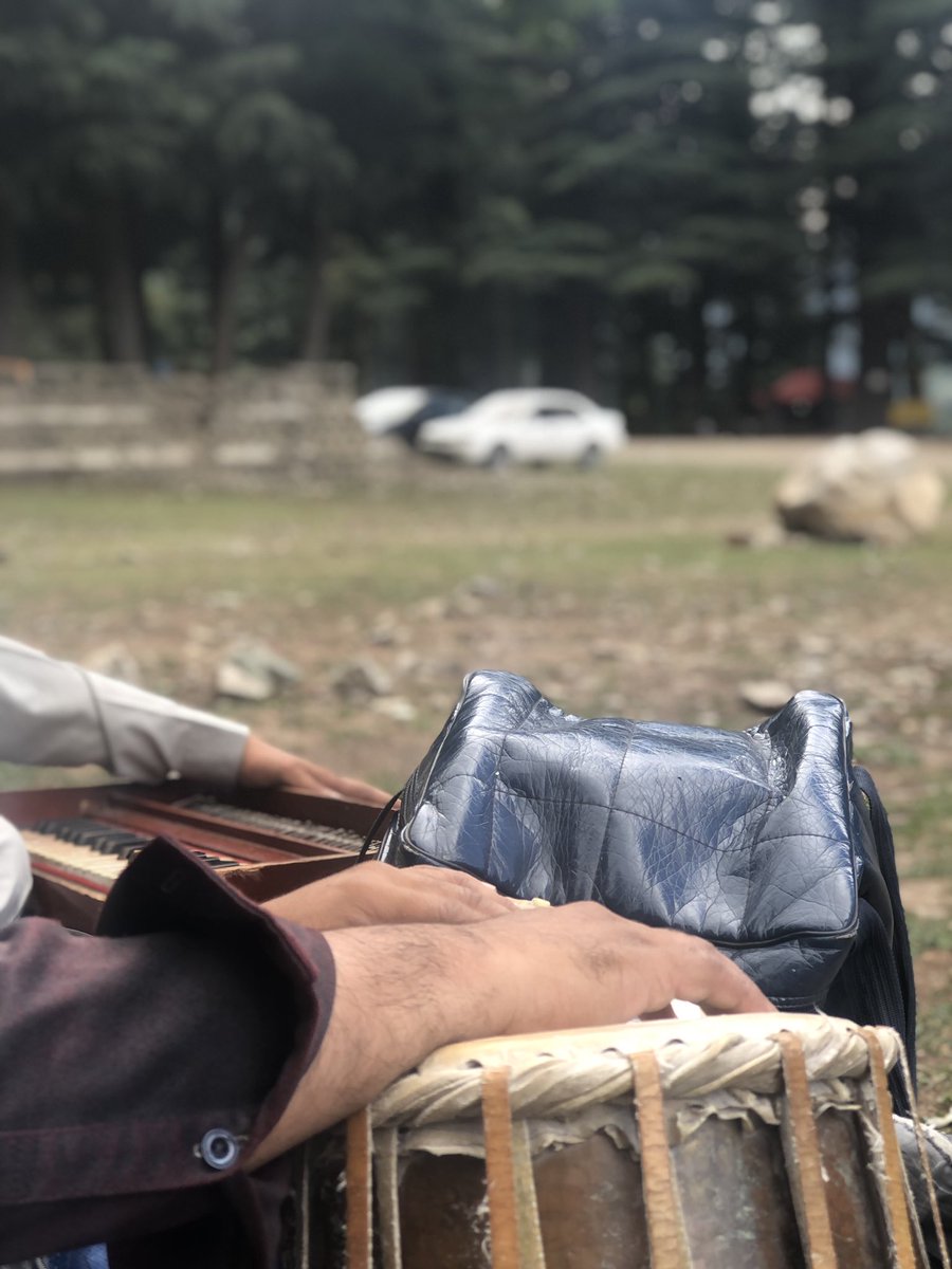 خیر دې کله کله لیونئ لیونئ چاری که 🍁
ً
.