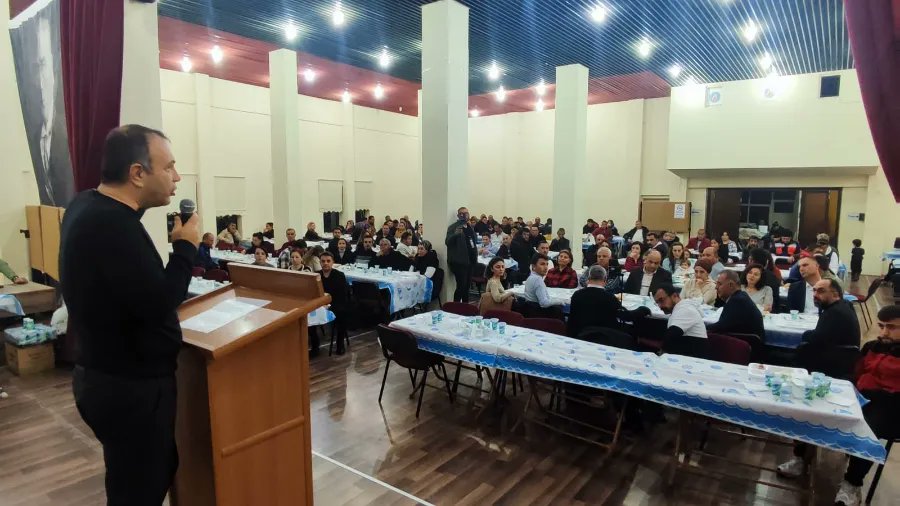 alperibas's tweet photo. Biz Büyük Bir Aileyiz! 😊 

Bu akşam çok kıymetli çalışma arkadaşlarımızla iftarda bir araya geldik. 

Avanos için gece, gündüz demeden çalışan tüm mesai arkadaşlarıma teşekkür ediyorum. https://t.co/iHc9wNWQNt