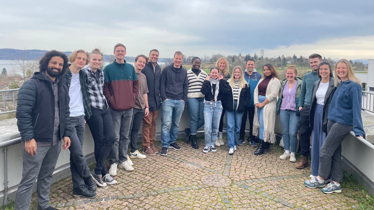 ..almost at the end of #SequAna core facility's 'how-to-sequence&assemble-a-genome-in-a-week' course, a resounding success. Training the next gen of biology data scientists, see more of you next year :) kudos to @abdo_3a who pretty much ran the whole show! @UniKonstanz