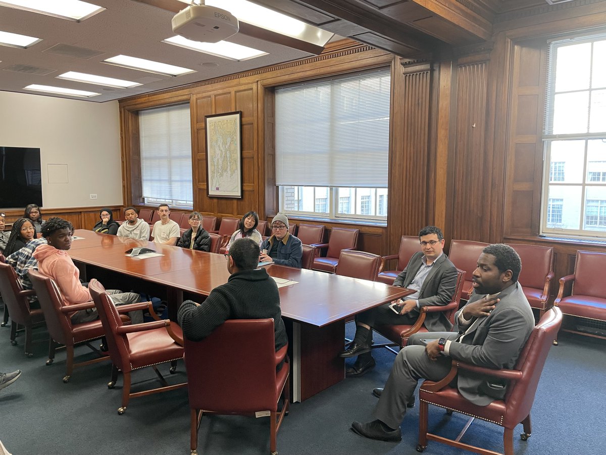 Yesterday, Acting Under Secretary Morrissette met with students from the University of Maryland! During the tour of the building, they discussed the functions of the DOC and its various bureaus and agencies, the importance of AI, the CHIPS Act, and internship opportunities!