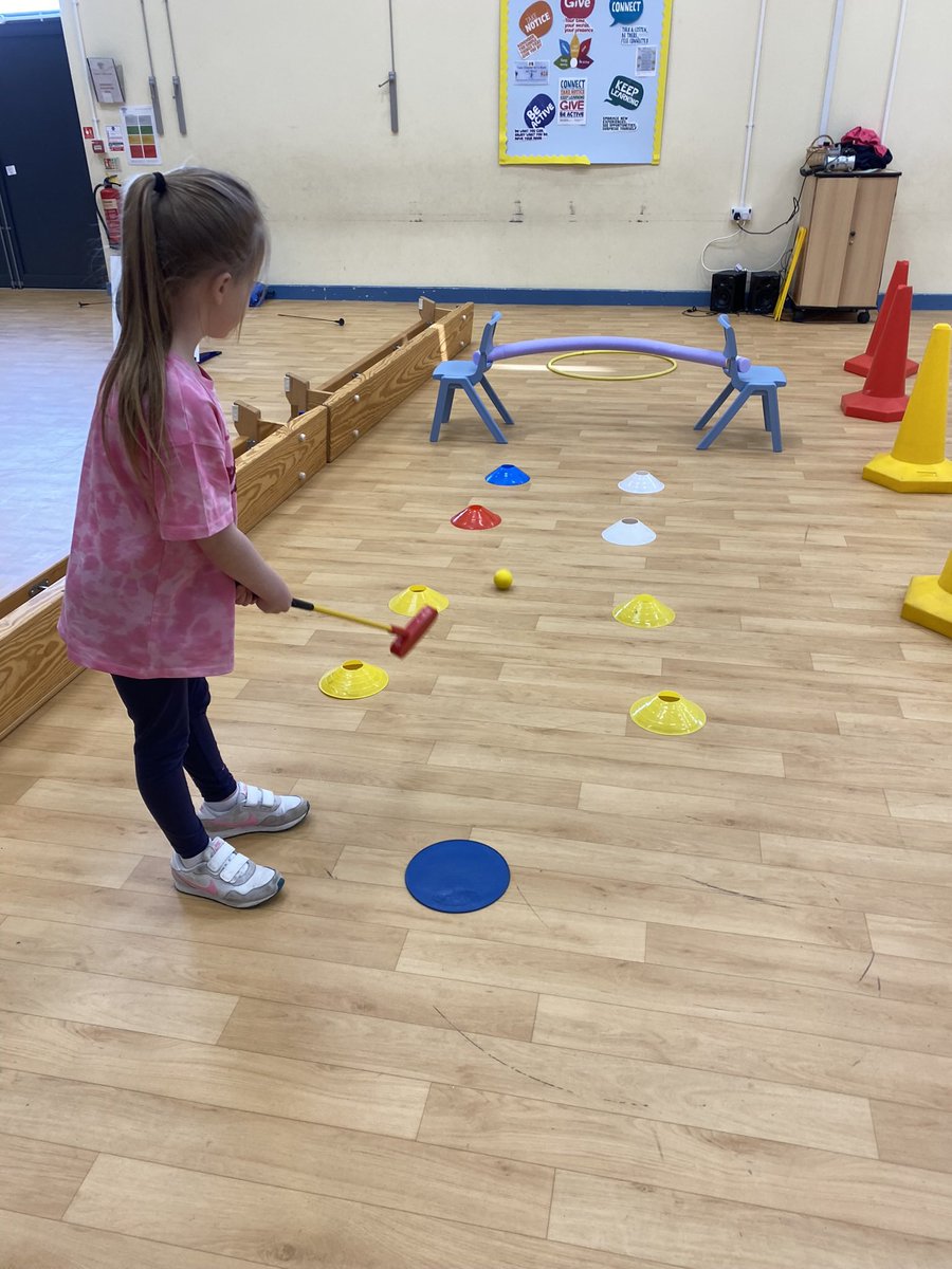 ukelitesports's tweet photo. Easter Camp Day 2: A variety of activities in the afternoon. Lots of fun and some children trying some activities for the first time 🏹🏹⛳️🏌️🏌🏻‍♀️🎳🎳 @MrJeff85 #UKESeastercamp24 https://t.co/eYRXbtKzt7