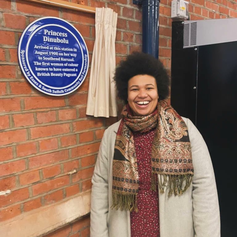 HAPPY 1st ANNIVERSARY 👏🏾 to Princess Dinubolu's 😍 blue plaque @ Southend Victoria Train Station 🚂👸🏾🇸🇳🇬🇧💄👑 Enormous thanks to @simartin, @thisiselsajames & @wattsdirector of The Essex Commemoration Project for all their hard work #PrincessEssex @The_Globe coming Sept 2024 👀