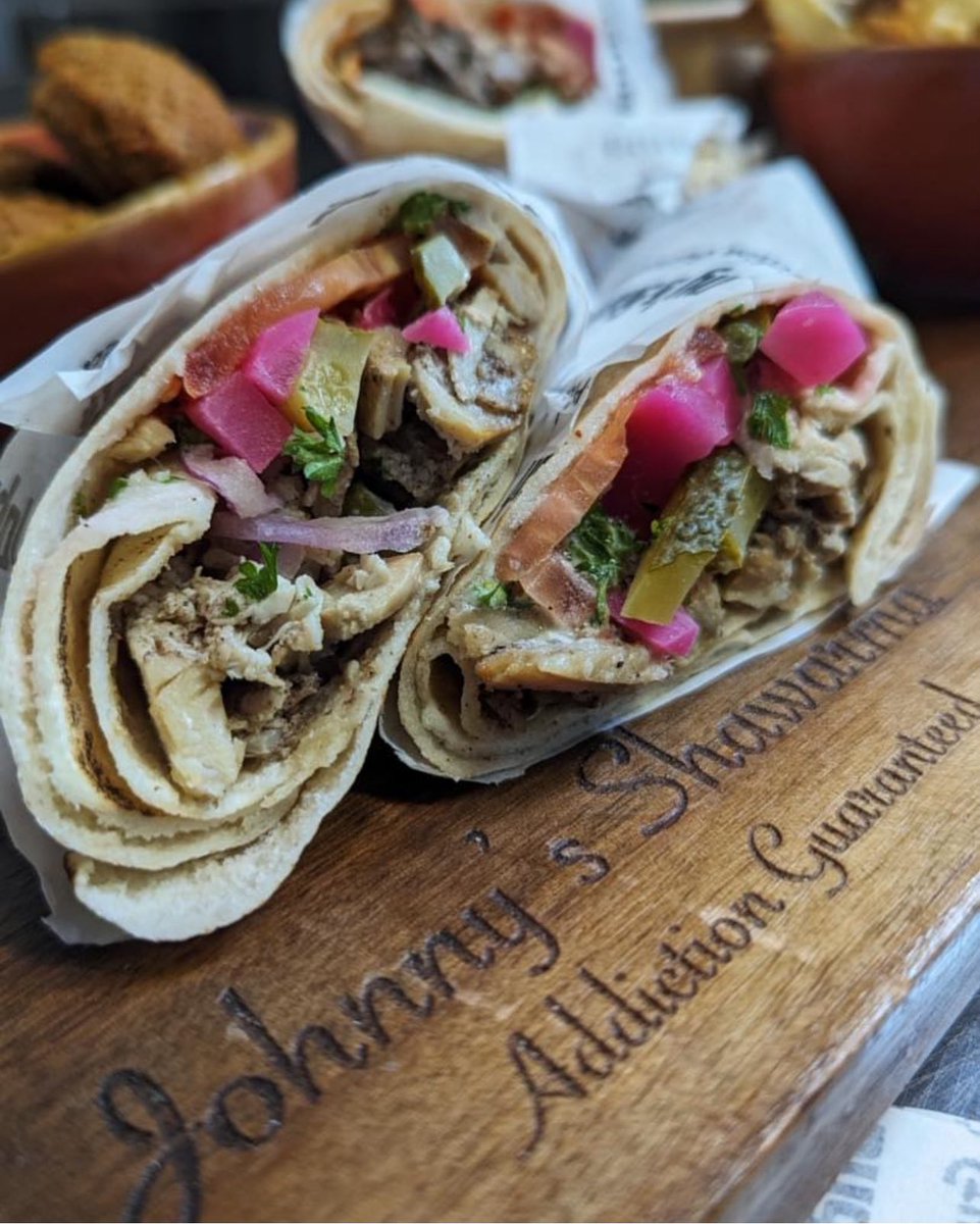 When the shawarma cravings strike again! 🤤 Making a pitstop at Johnny's for my fix #shawarma #middleeasternfood #mediterraneancuisine #toronto #torontofoodie #shawarmalovers #torontoshawarma #authenticcuisine