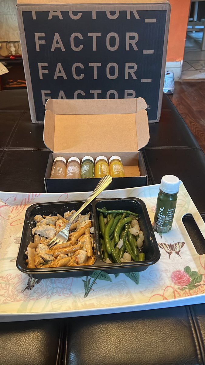 Shoutout to Factor Meals. The box I got came with 6 meals and 6 wellness shots. This Chicken penne tastes amazing. They sponsored us on the recent @pickasidepod episode and you can get 50% off a box at factormeals.com/pas50