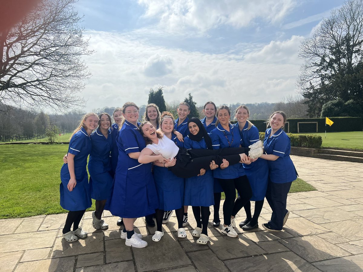 RM_OSB's tweet image. Ive been quiet on here as I prepare to be on the other side! Absolutely delighted to be handing the reigns over to @PreceptorRM Maisie. So excited to see how she develops the programme over the next 12 months. Here she is with our March 24 cohort 💗💙