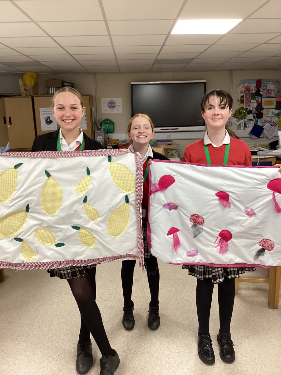 PipersArts's tweet image. A huge well done to Year 7 Textiles club who have made mini-quilts this term. Some lovely designs and they’ve done such a great job quilting and binding the edges. #PipersSenior #PipersYear7