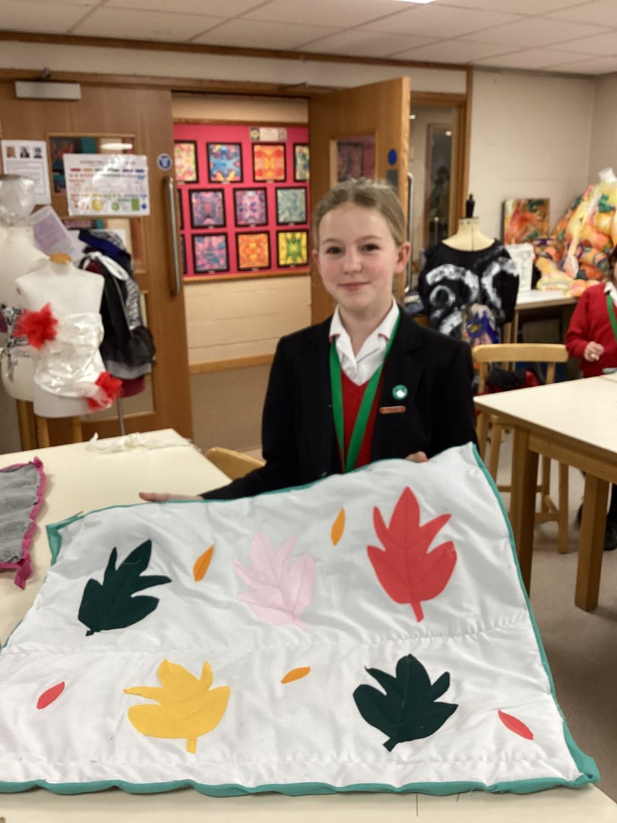 PipersArts's tweet image. A huge well done to Year 7 Textiles club who have made mini-quilts this term. Some lovely designs and they’ve done such a great job quilting and binding the edges. #PipersSenior #PipersYear7