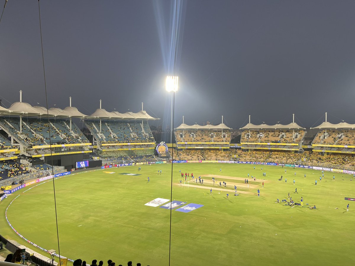 bluecat2202's tweet photo. First time at the chepauk happy to be one among #knowledgeablechennaicrowd https://t.co/CDNTMrhPbK