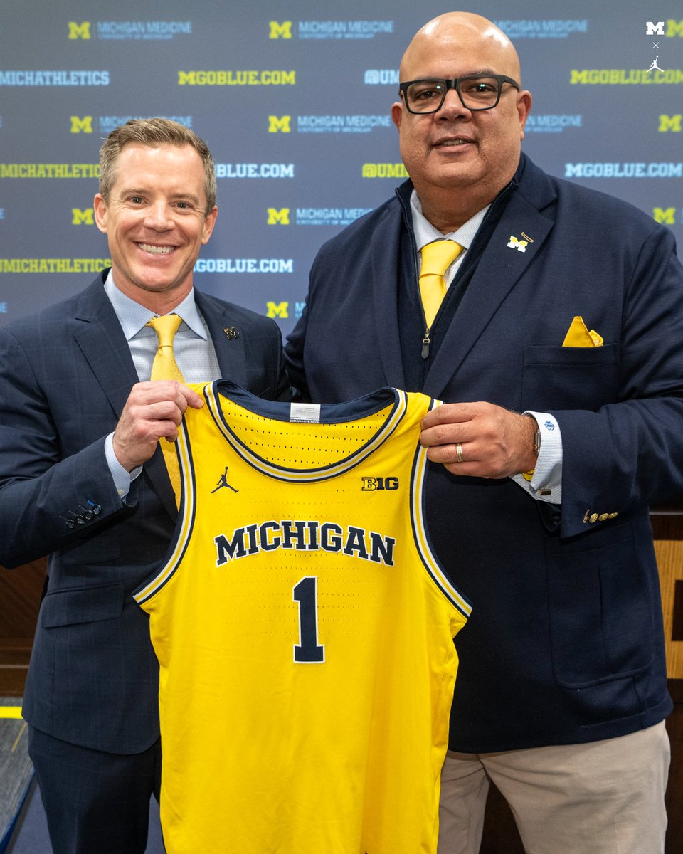 umichbball's tweet photo. All smiles here 📸😄 https://t.co/Ej7sIxawSu