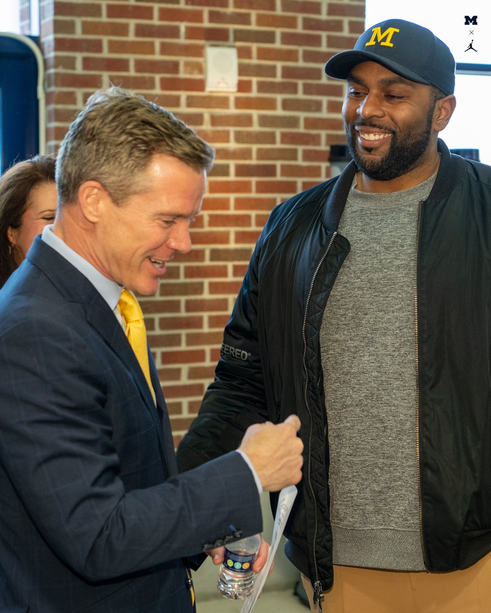 umichbball's tweet photo. All smiles here 📸😄 https://t.co/Ej7sIxawSu