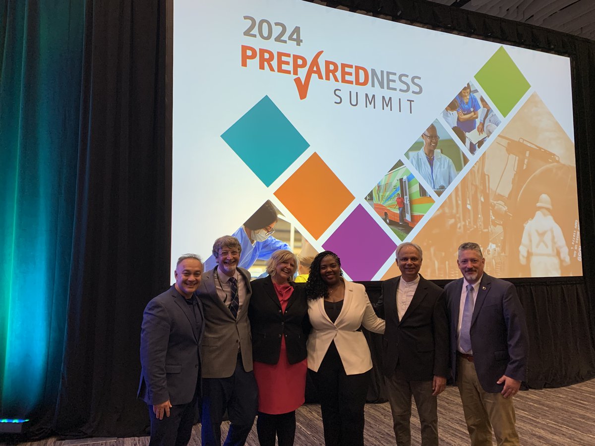 It was a pleasure to connect with public health experts who emphasized the significance of inter-sectoral partnerships in the context of a major public health emergency response. Thanks to @ushahmd and colleagues from @CDCemergency @NatlGovsAssoc @ASPRgov for your participation!