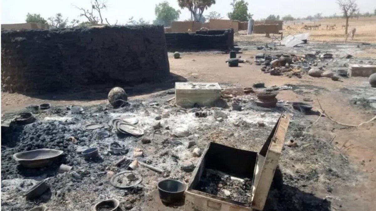 RFIAfrique's tweet photo. Mali: deux ans après le massacre de Moura, l'impunité est totale et l'armée continue de tuer des civils https://t.co/SPAWlRA3H6 https://t.co/2rBIEtyrSb