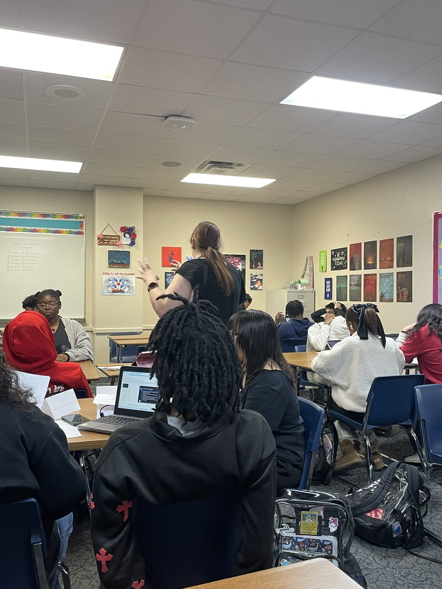 JouetDaniels's tweet image. I truly enjoyed the level of #academicdiscourse and #studentengagement in Ms. Fowler’s class as students researched and engaged in argumentative debate. Students created thought-provoking questions to challenge their peers. The debate was so intriguing!   @Duncanville_HS