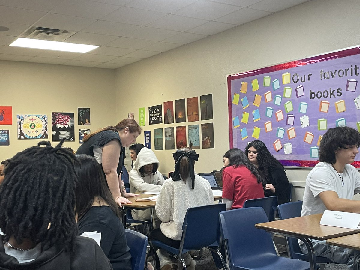 JouetDaniels's tweet image. I truly enjoyed the level of #academicdiscourse and #studentengagement in Ms. Fowler’s class as students researched and engaged in argumentative debate. Students created thought-provoking questions to challenge their peers. The debate was so intriguing!   @Duncanville_HS