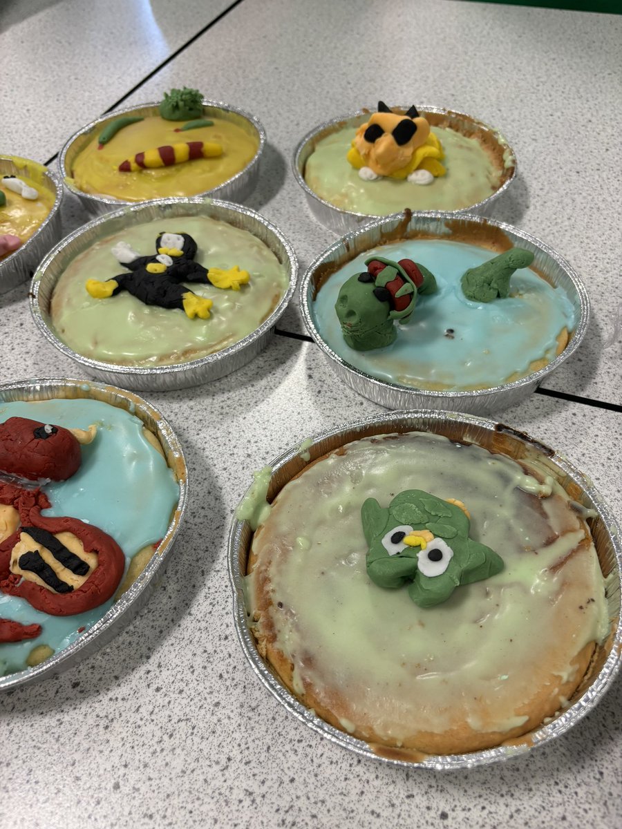 Another fantastic class of cakes! Well done to Isla in 2.2 who won the cake competition in her class! Everyone was very creative 🐰🥳