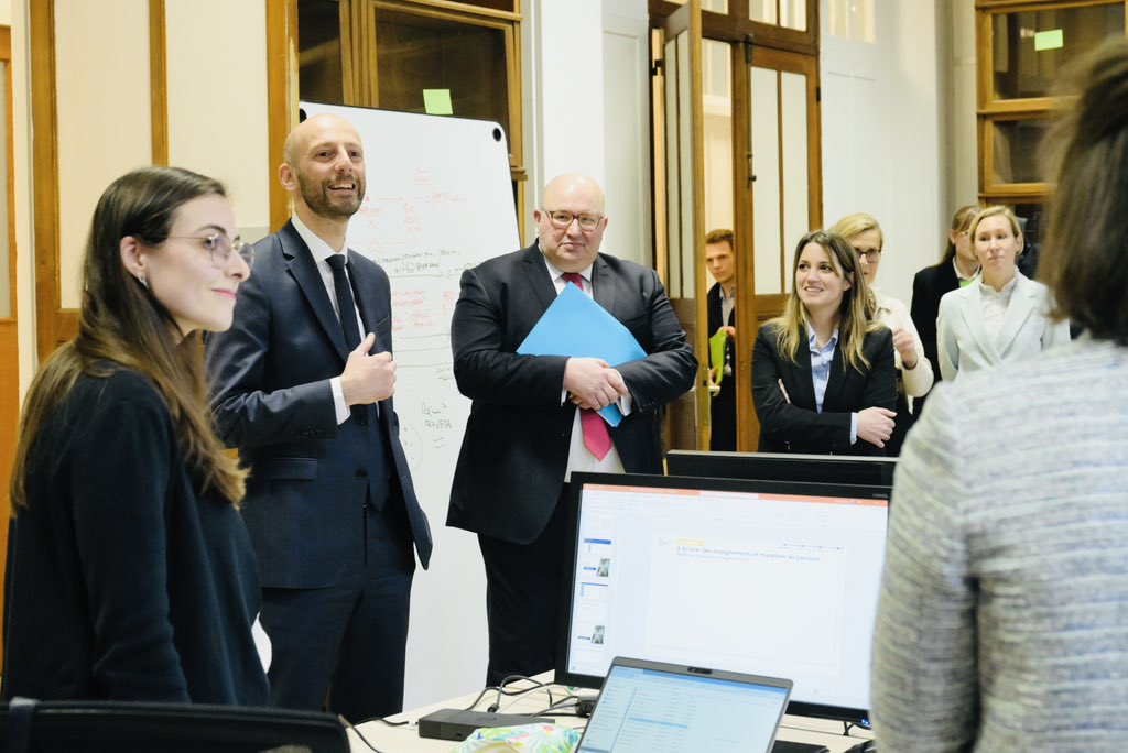 En inaugurant les nouveaux locaux de l’Agence de conseil interne de l’Etat, nous lançons bel et bien un mouvement : celui du renforcement des compétences de l’Etat dans le domaine du conseil.

Il y a des missions et des organisations grâce auxquelles on peut avoir de meilleurs
