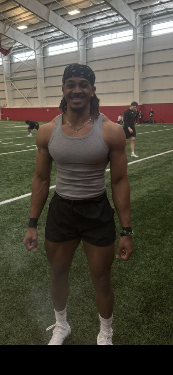 The next time anyone wants to laugh at playing anything lower than D1 football… Remember this is what a D2 RB looks like He also ran a 4.48 at his pro day.😳 📸:@Coach_Mul | @LHU_Football