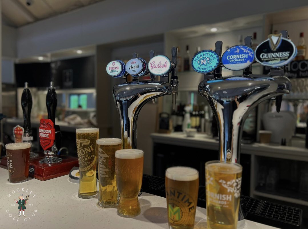Hockleygolfclub's tweet photo. No plans for the bank holiday weekend yet? Why not come for a round of golf and a pint in our newly refurbished clubhouse. 

⛳️Give us a call on 01962 713165 to book! https://t.co/hFHbmISQKs