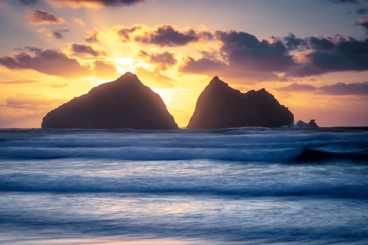 Sunset at Holywell Bay in Cornwall. #cornwall #photography #sunsetphotography #photooftheday