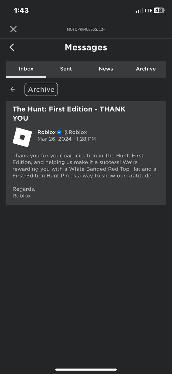 M0TOPRINCESS's tweet image. Got my red top hat in the mail 😝 #RobloxHunt Alexnewtron wya?? 🤨🤨