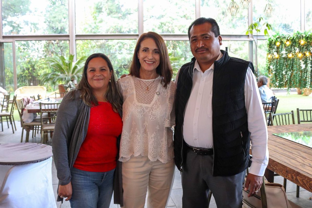 ¡En Puebla #UnidosPodemosTodo! 

Estamos capacitando a las y los mejores perfiles que estén comprometidos con el #BienComún y trabajen para las y los poblanos.