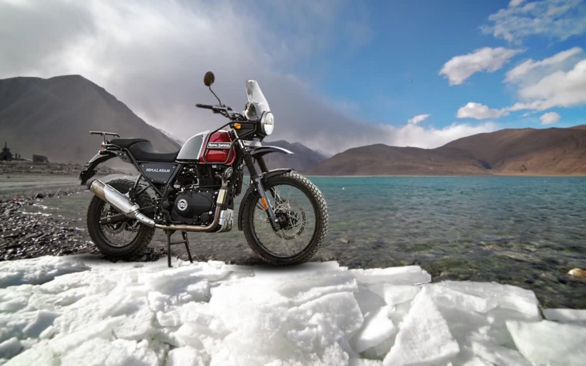 RideTheHimalaya's tweet photo. Dreaming of conquering the Himalayas?  The Royal Enfield Himalayan is your adventure companion. This purpose-built machine has a rich history intertwined with the rugged mountain range it's named after.

Features for the Win:

👉Torquey 411cc engine – conquers steep climbs effortlessly
👉Long-travel suspension – soaks up rough terrain
👉High ground clearance – clears obstacles with ease
👉Comfortable, upright riding position – perfect for long days in the saddle

The Himalayan isn't just a bike; it's a passport to unlocking the world's most epic motorcycle journeys.

#HimalayanMotorcycleTours #royalenfield #RideTheHimalayas #adventure #motorcycletouring #motorsport