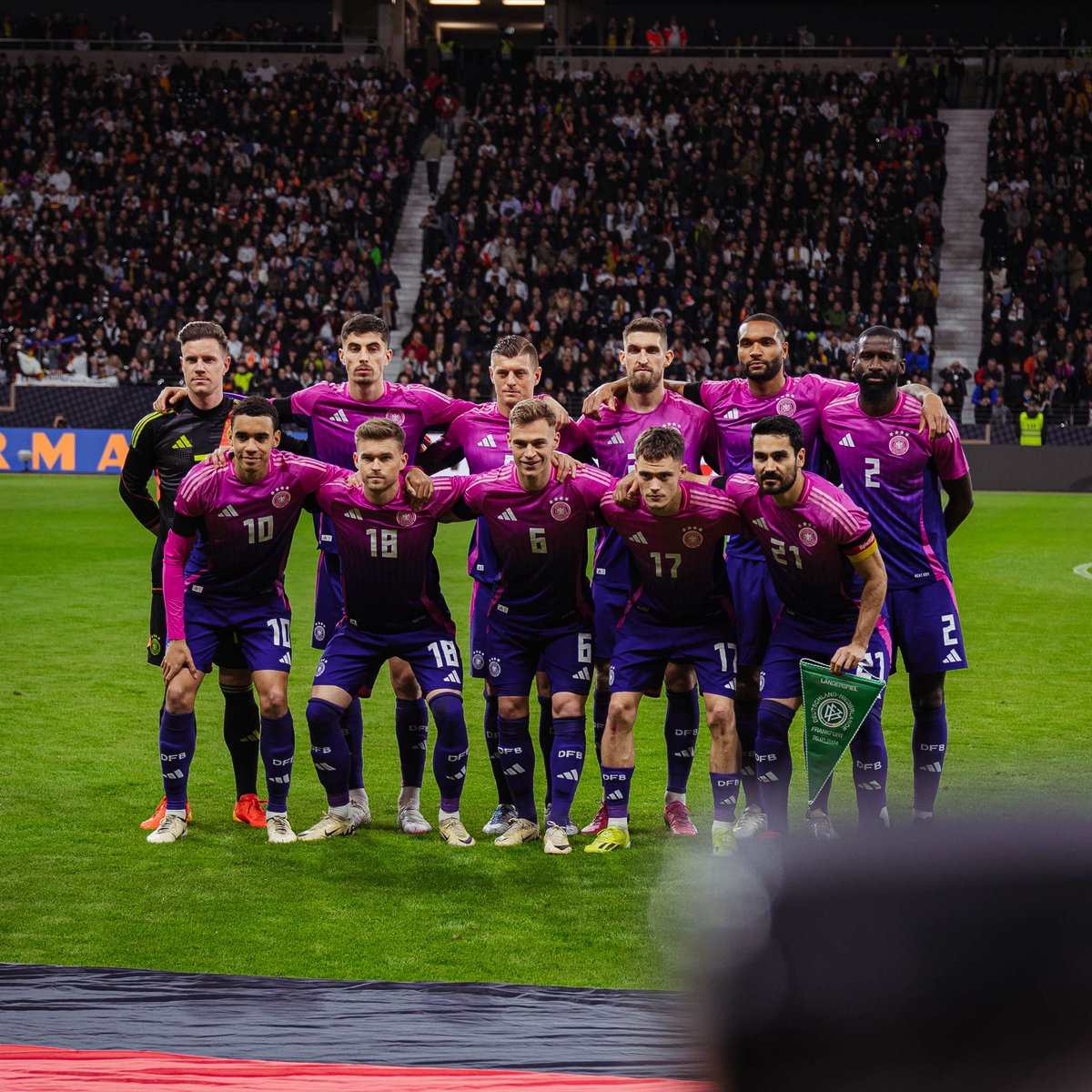 Ein Team, ein Wille 😎 #dfbteam #GERNED | 📸 Philipp Reinhard