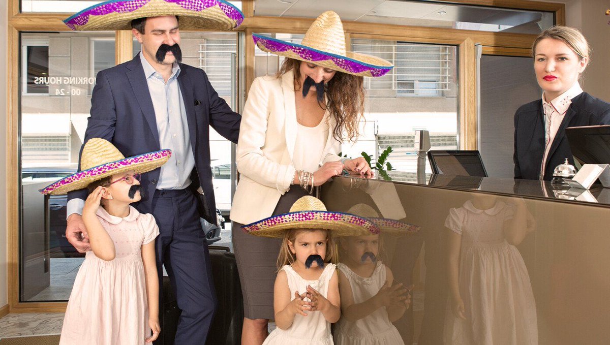 Genius: Vacationing Family Poses As Illegal Immigrants To Get Free Hotel Room In New York City buff.ly/3th1FbY