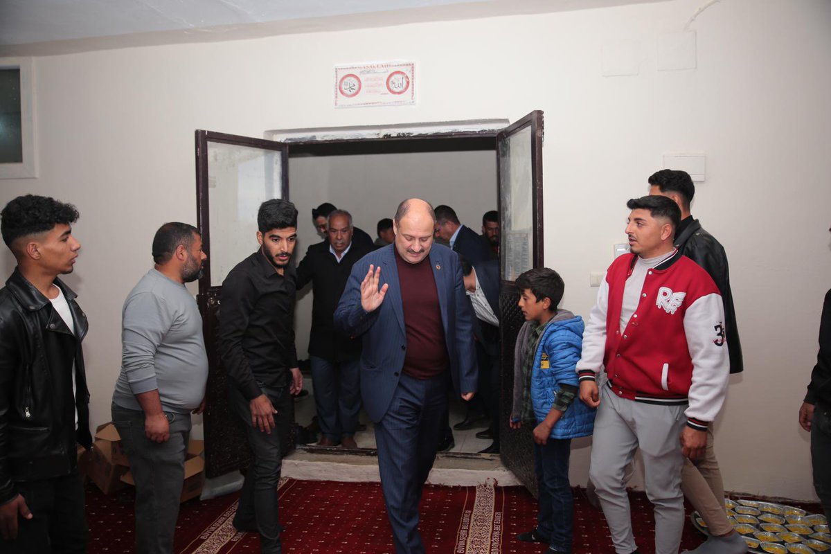 Bugün köyümüze iftar davetimize icabet edip teşrif eden büyükşehir belediye başkan adayımız sn Mehmet Kasım Gülpınar bey efendiye ve il başkanımız sn Ahmet Yetimoğlu ve  tüm deyerli misafirlerimize ayrı ayrı  çok  çok teşekkür ederim bütün gelen misafirlerimin ayağına sağlık