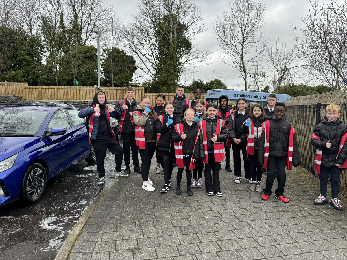 What another great car valeting training session for our s3’s at @HighparkPS 😎🚗 Amazing team effort from the p7’s 👏🏼 @carvaletglasgow @ClevedenSec42