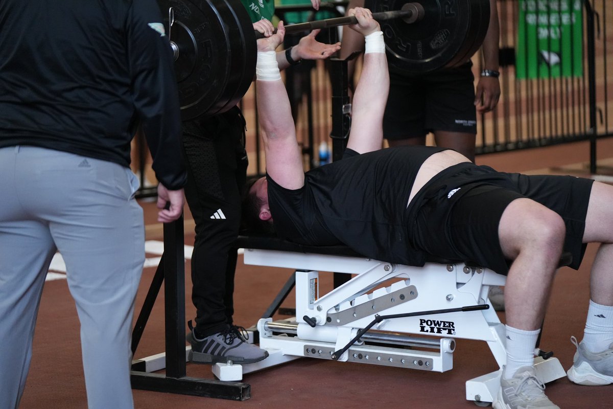 UNDfootball's tweet photo. Light work πͺ
#UNDproud | #UNDProDay https://t.co/WDLDFnu99d