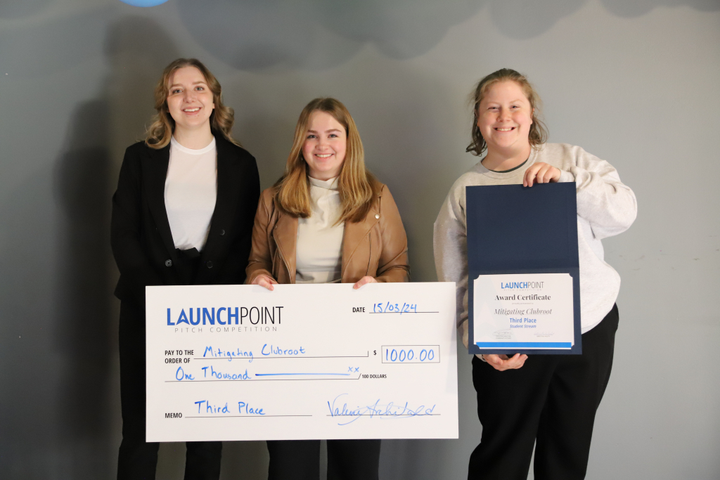 Big dreams and big cheques!🎉 Proud to announce that our team placed 3rd in the Launch Point Pitch Competition with the help of our team lead Brayden. Let's keep pushing boundaries and making waves in synthetic biology and beyond!💡
