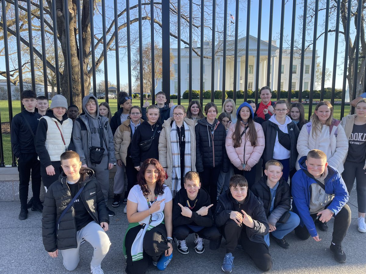 CHCSExpressArts's tweet image. The White House, Washington Monument and World War Memorial visits 🇺🇸
#USAtrip #americanhistory
@CefnHengoed