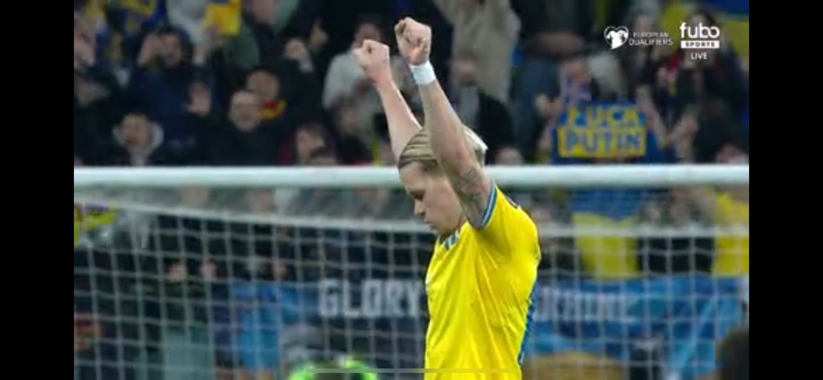 Cannot wait to watch this young team earn some stripes this summer in Euro 2024. 

This photo says it all. 🇺🇦