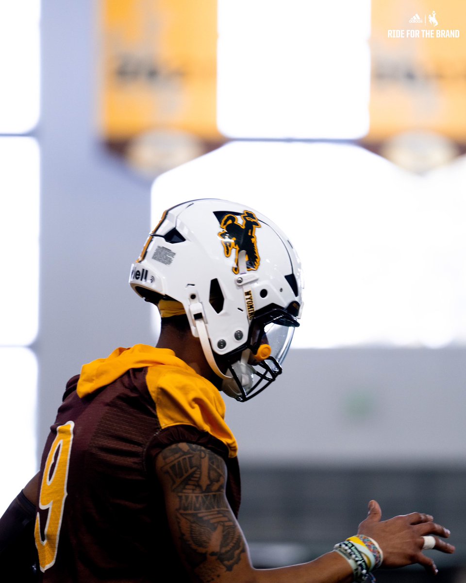 wyo_football tweet picture