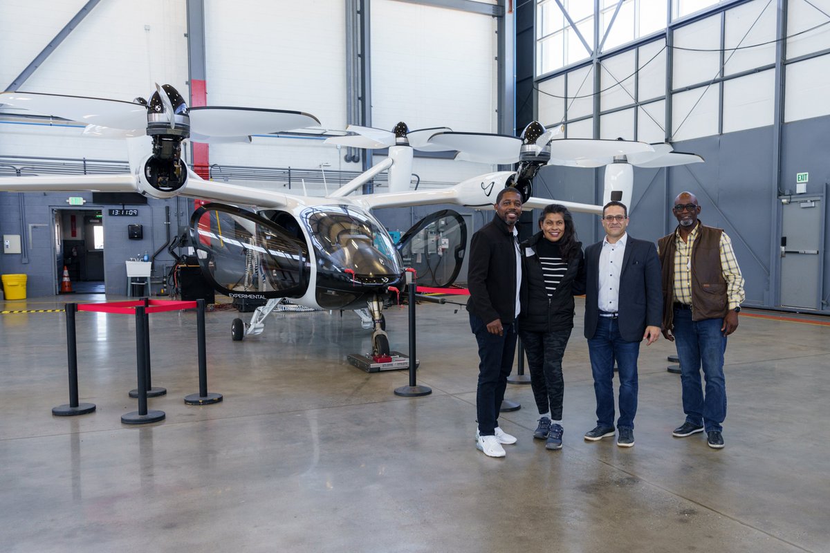 We had the pleasure of hosting the Fly Compton Foundation and the Bay Area Urban Eagles in Marina to see our eVTOL aircraft and manufacturing facilities up close. We recently brought one of our flight simulators to Compton Airport in LA for young aviators to experience