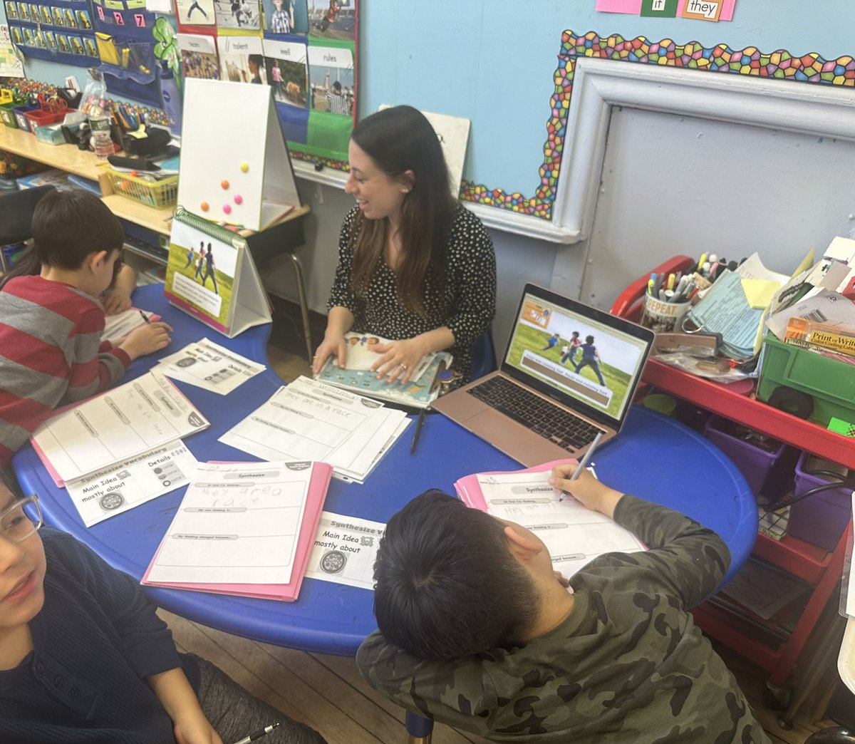 What a wonderful day of learning with principals visiting @ps89q early childhood classrooms to observe @HMHCo implementation and NYC Reads including engaging in complex texts, decodables, data driven small group instruction, and vocab! Thank you @PrincipalLaSala @NYC_District24